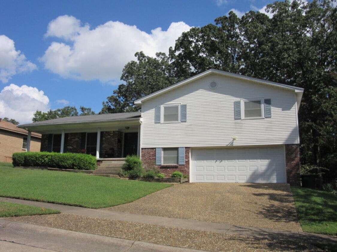 Primary Photo - 4 BD, 2 1/2 BA, Home in North Little Rock