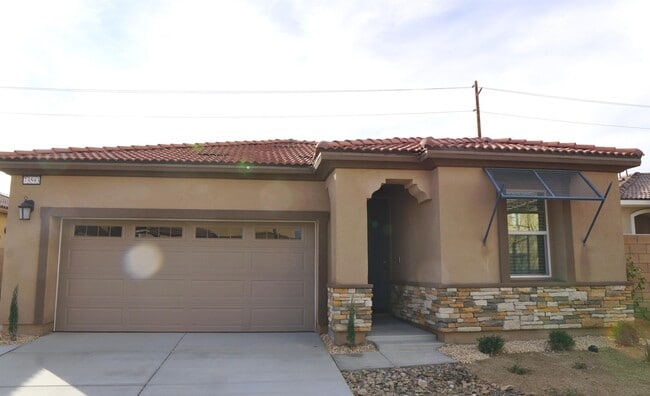 Building Photo - 73593 Travers St