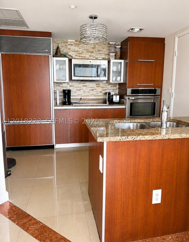 Foto del edificio - 17201 Collins Ave