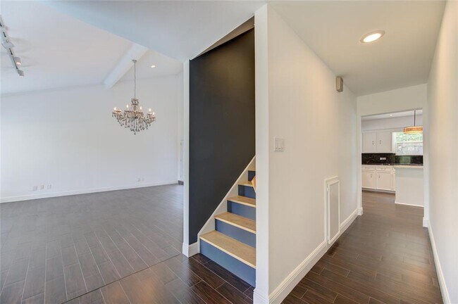 Foto del edificio - 13902 Briarhills Pkwy