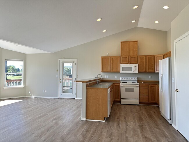 Foto del edificio - 381 Dolphin Ave NE