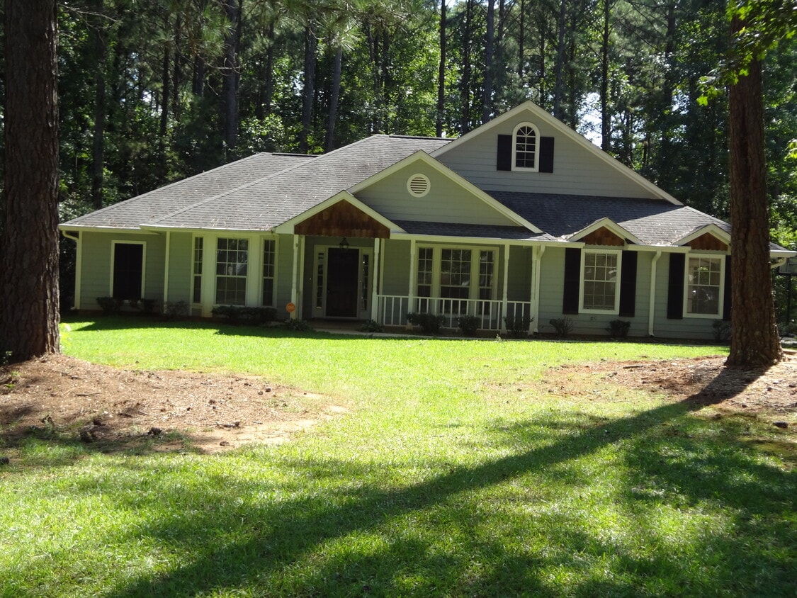 155 Timber Walk Dr, Sharpsburg, GA 30277 House Rental in Sharpsburg