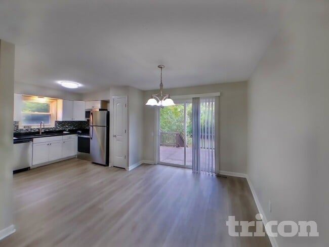 Foto del edificio - 2415 Sarthe Ct