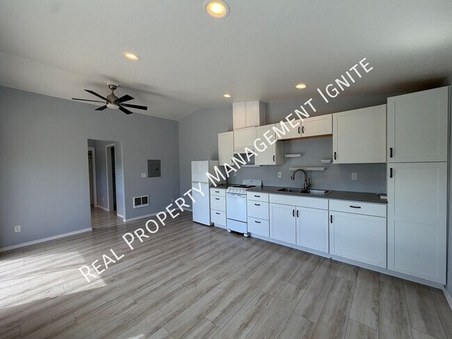 Foto del edificio - 2087 NE Mistletoe Ct