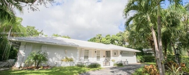 Building Photo - 5920 Maynada St