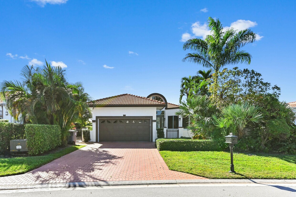 Foto principal - 17272 Hampton Blvd