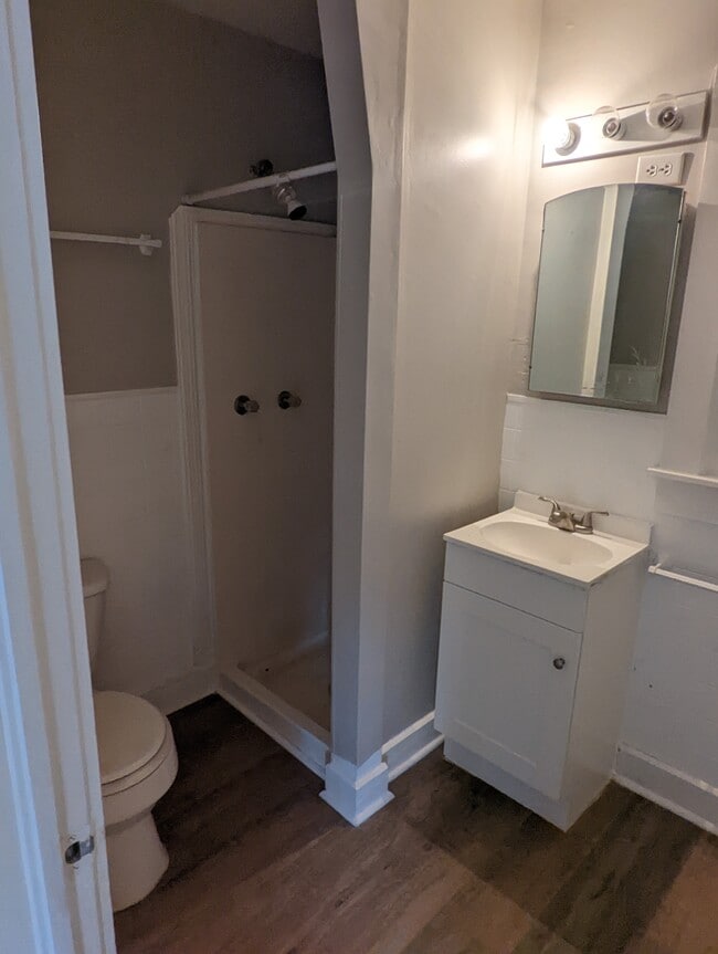 Building Photo - 1004 Ewing Blvd