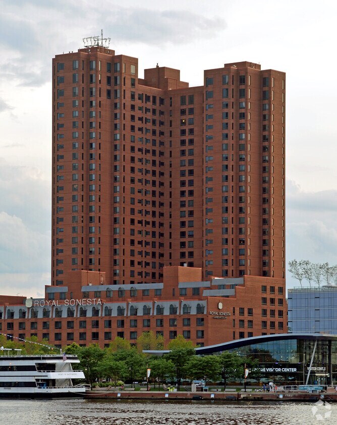 The Towers at Harbor Court Apartments in Baltimore, MD