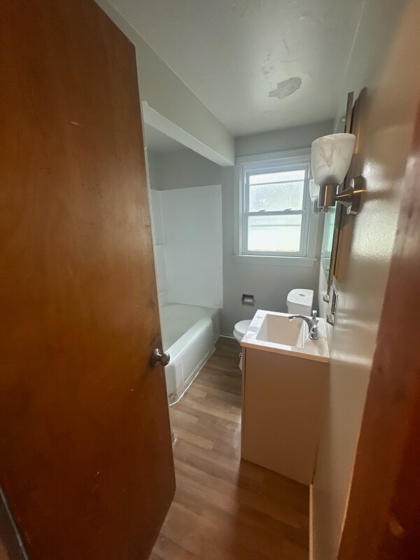 Foto del edificio - 80 Haller Ave