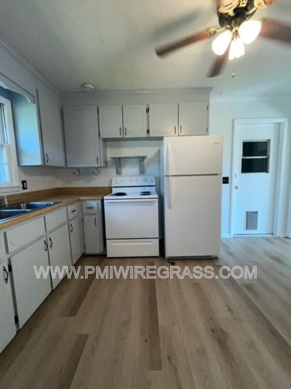 Foto del edificio - 281 Green Village Rd