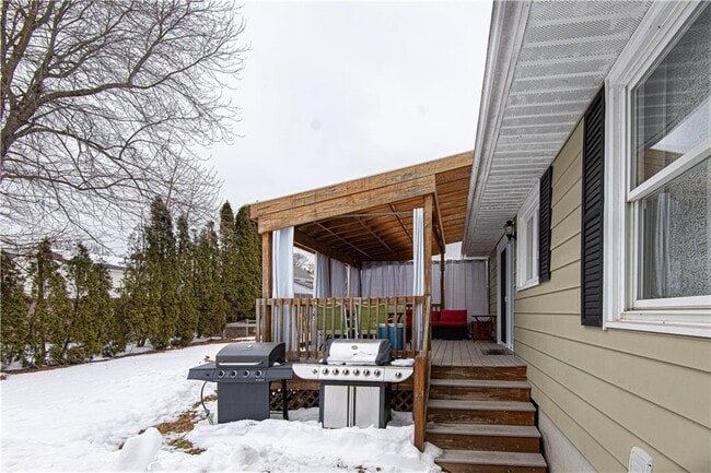 Building Photo - 25 Weeks St