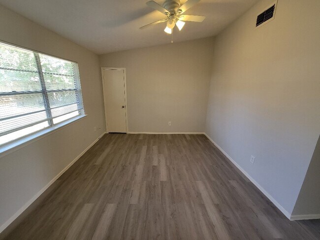 Foto del edificio - 9914 Towne Brook Ln