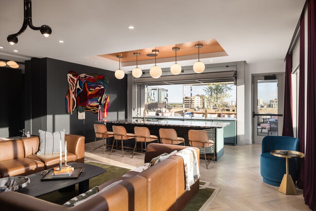 Foto del edificio - NOVEL Uptown by Crescent Communities