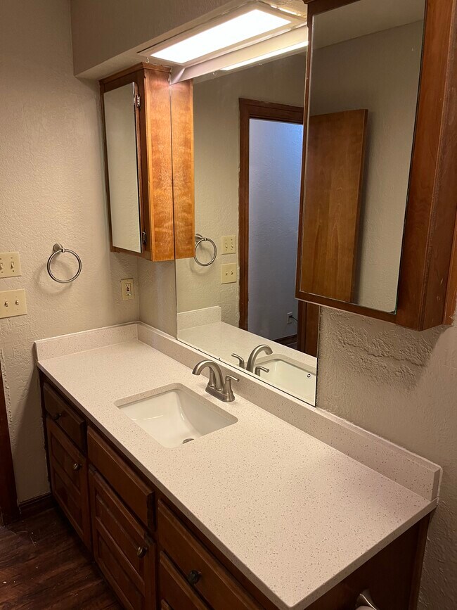 Foto del edificio - 6900 N Spinnaker Ln