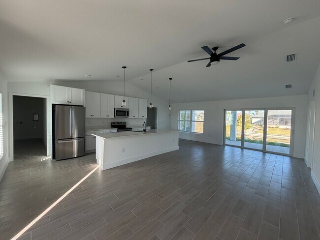 Foto del edificio - 1607 Ne-36 Ln