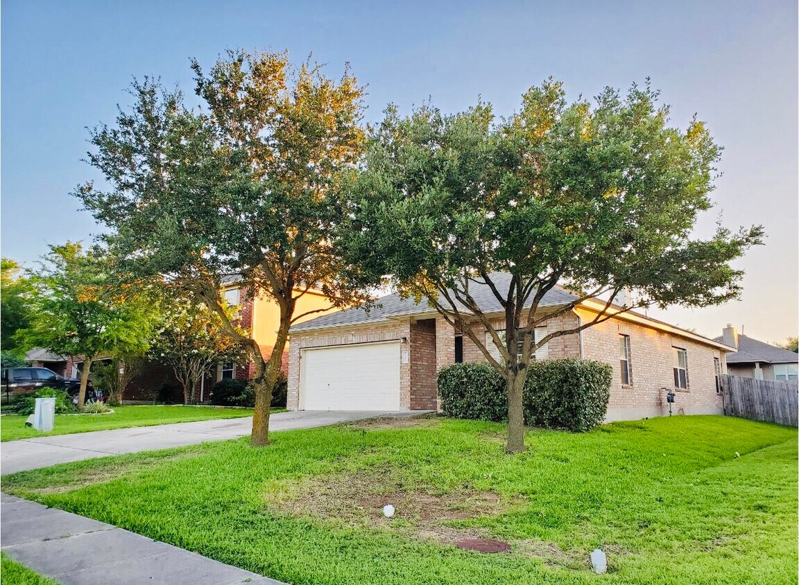 Foto principal - 149 Maplewood N
