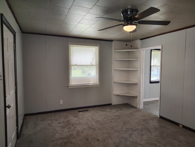 Building Photo - 4401 Queens Ave