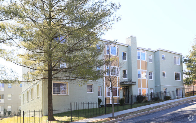 Building Photo - Renaissance Apartments