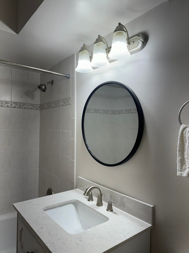 Foto del edificio - 9907 W 58th St