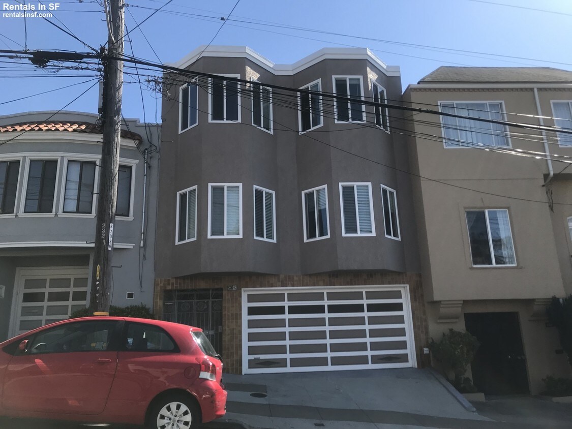 Primary Photo - 2330 21st Ave