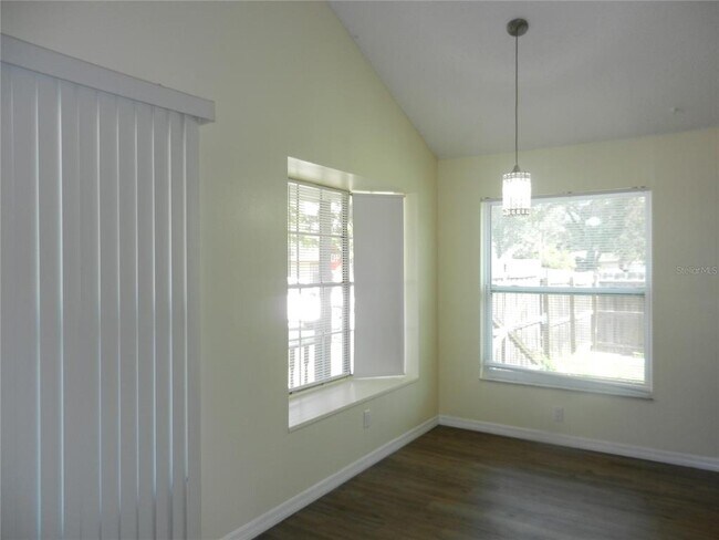 Building Photo - 2660 Lazar Ct