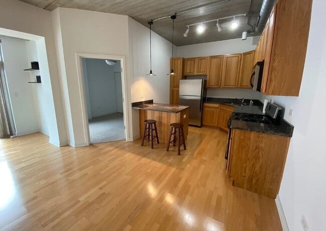 Foto del edificio - 1228 W Monroe St