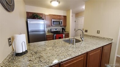Building Photo - 1001 Grandview Dr
