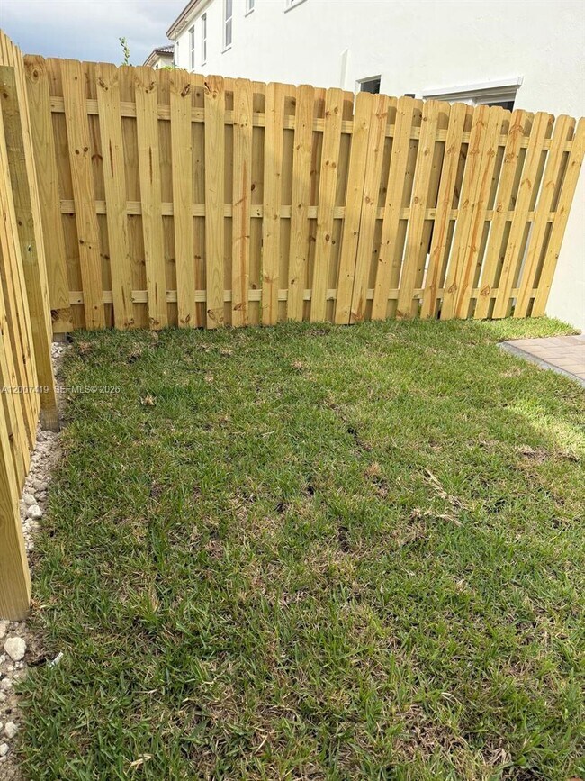 Foto del edificio - 2573 SE 25th Ter