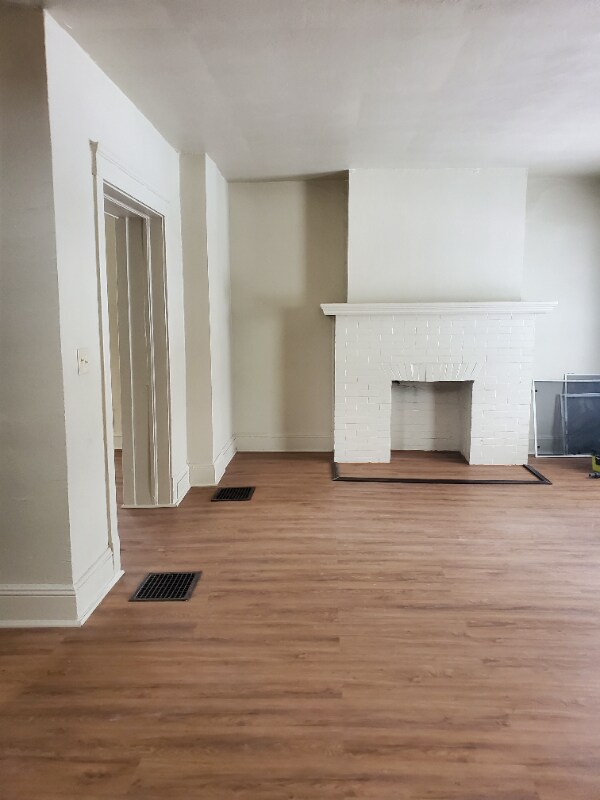 Building Photo - 1378 E 94th St