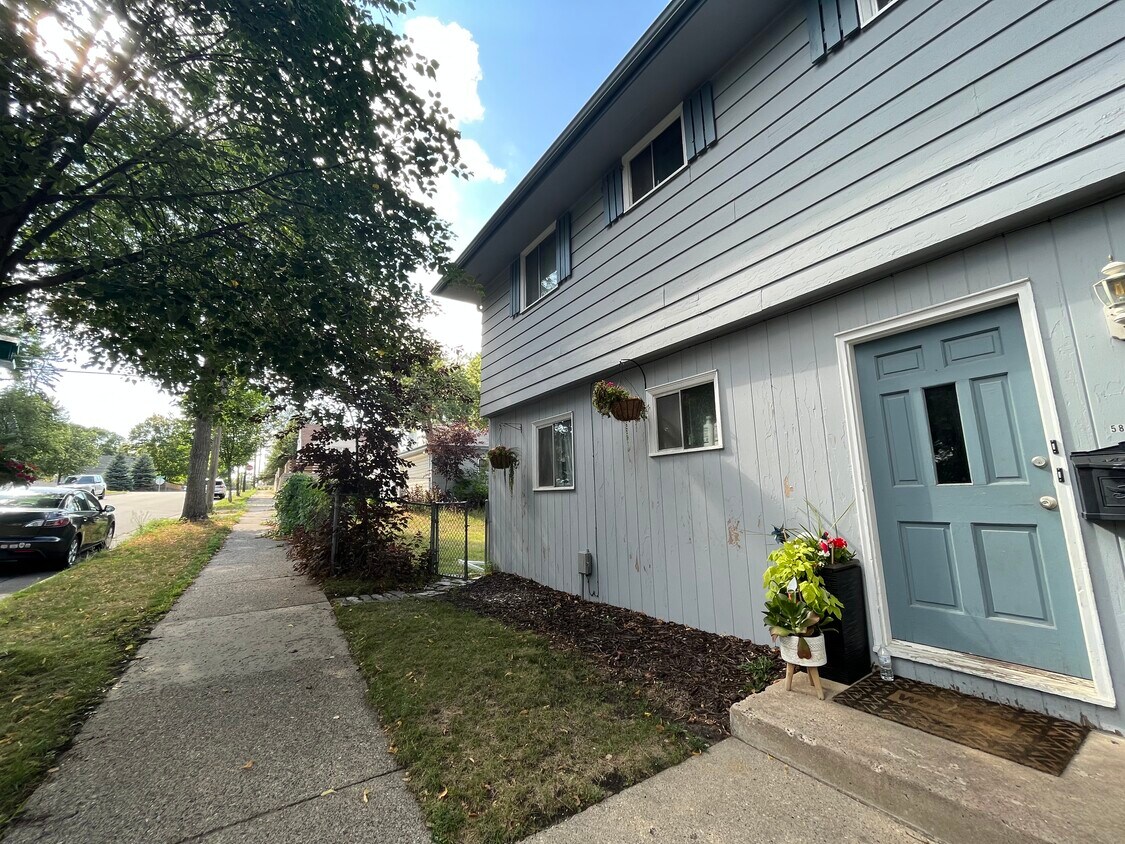 Foto principal - 5858 Washburn Ave S