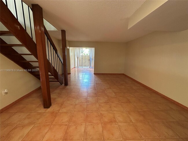 Foto del edificio - 8931 NE 4th Avenue Rd
