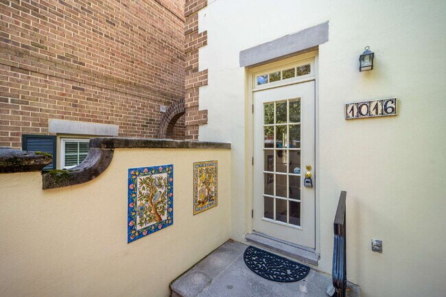 Photo - Charming End Townhouse in Prime North Old Town Location