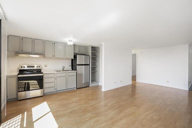 Building Photo - 1541 Dominis St