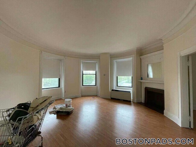 Building Photo - 62 Boylston St