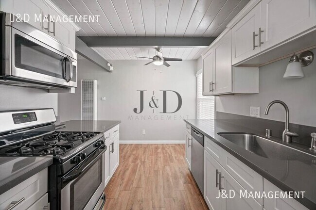 Foto del edificio - 4154 Udall St