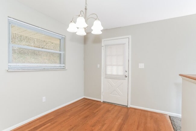 Building Photo - 3 Bedroom on Sleepy Hollow Rd