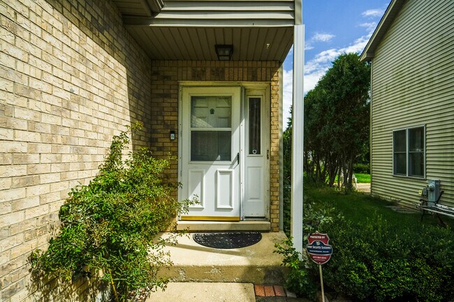 Foto del edificio - 1047 Beninford Ln