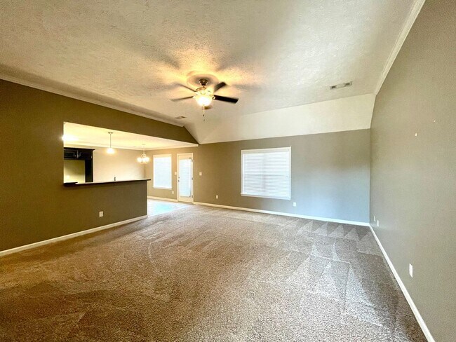 Building Photo - Where style meets comfort