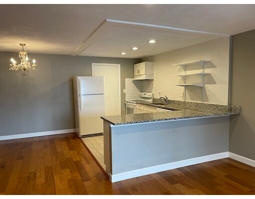 Building Photo - 200 Governors Dr