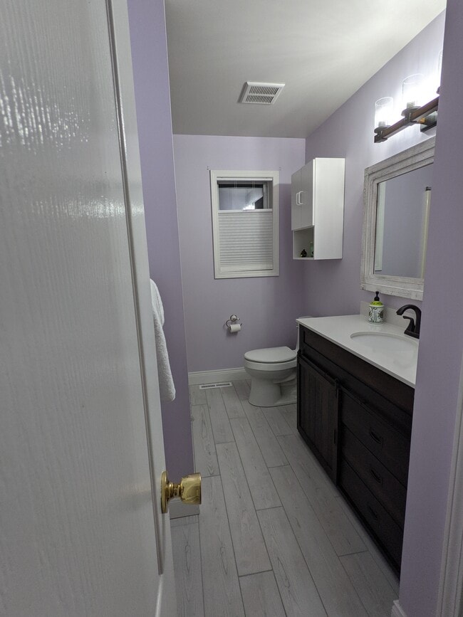 Building Photo - 31 Larkspur Dr