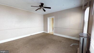 Building Photo - 112 Garden St