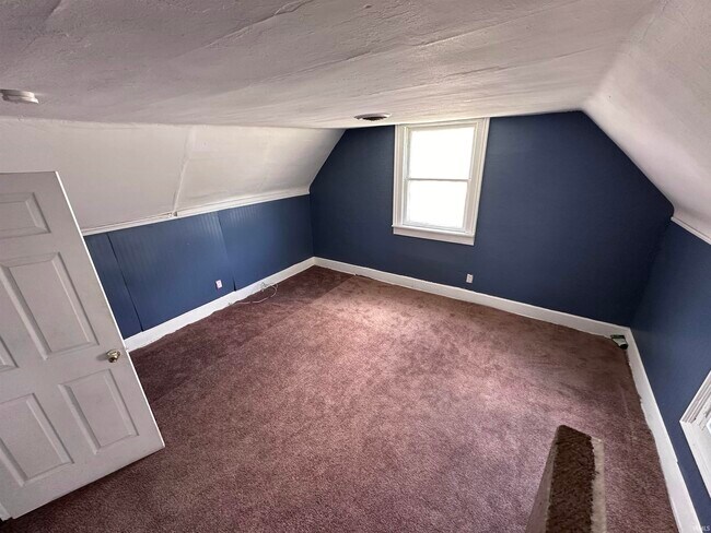 Building Photo - 1001 Edgar St