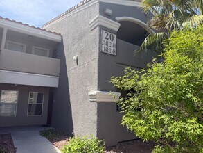 Building Photo - 5055 W Hacienda Ave