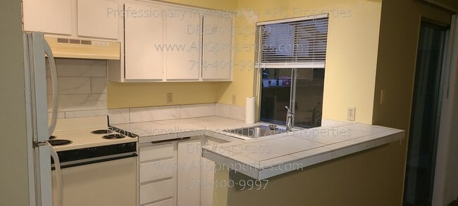 Building Photo - 1311 Caminito Gabaldon