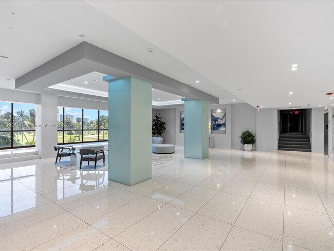 Building Photo - 20335 W Country Club Dr