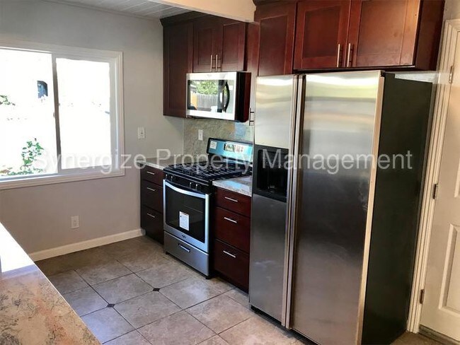 Foto del edificio - 27 Carnegie Dr