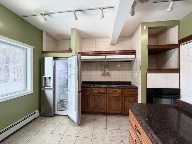 Building Photo - 62 Webster St