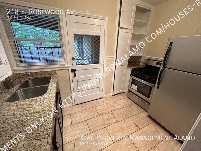 Foto del edificio - 218 E Rosewood Ave