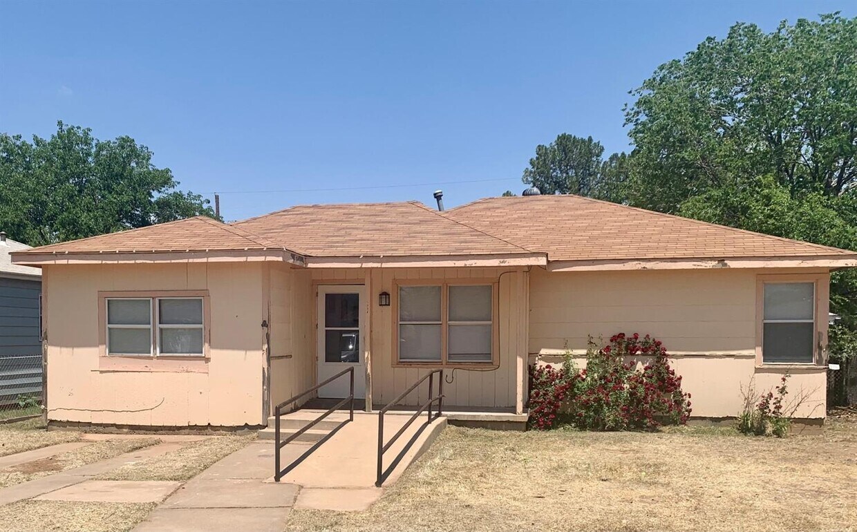 Primary Photo - 3214 1st Pl