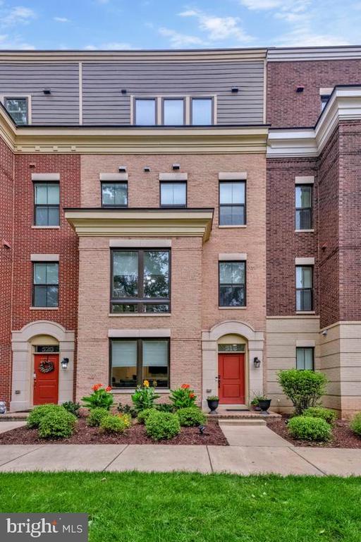 Building Photo - 518 Harborview Dr